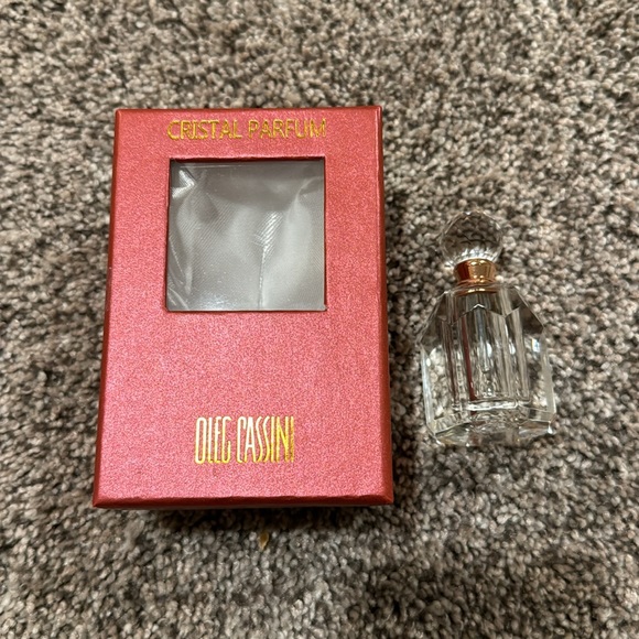 Oleg Cassini Cristal Parfum Bottle New in box! - Picture 2 of 4